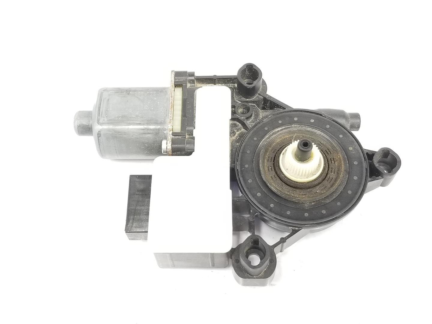 SEAT Leon 3 generation (2012-2020) Motor de control geam ușă  dreapta spate 5Q0959812A, 5Q0959812A 19875065