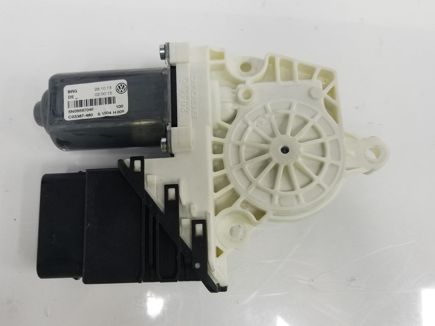 VOLKSWAGEN Tiguan 1 generation (2007-2017) Rear Right Door Window Control Motor 5N0959704F,5N0959704F,SOLOMOTOR 19767532