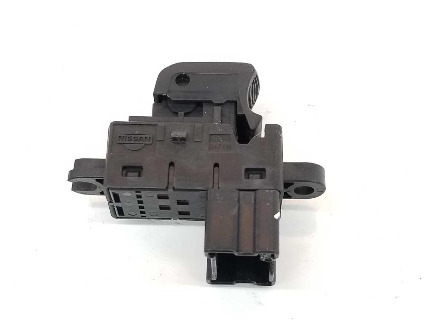 NISSAN X-Trail T31 (2007-2014) Rear Right Door Window Control Switch 25411JG000, 25411JG000 19655151