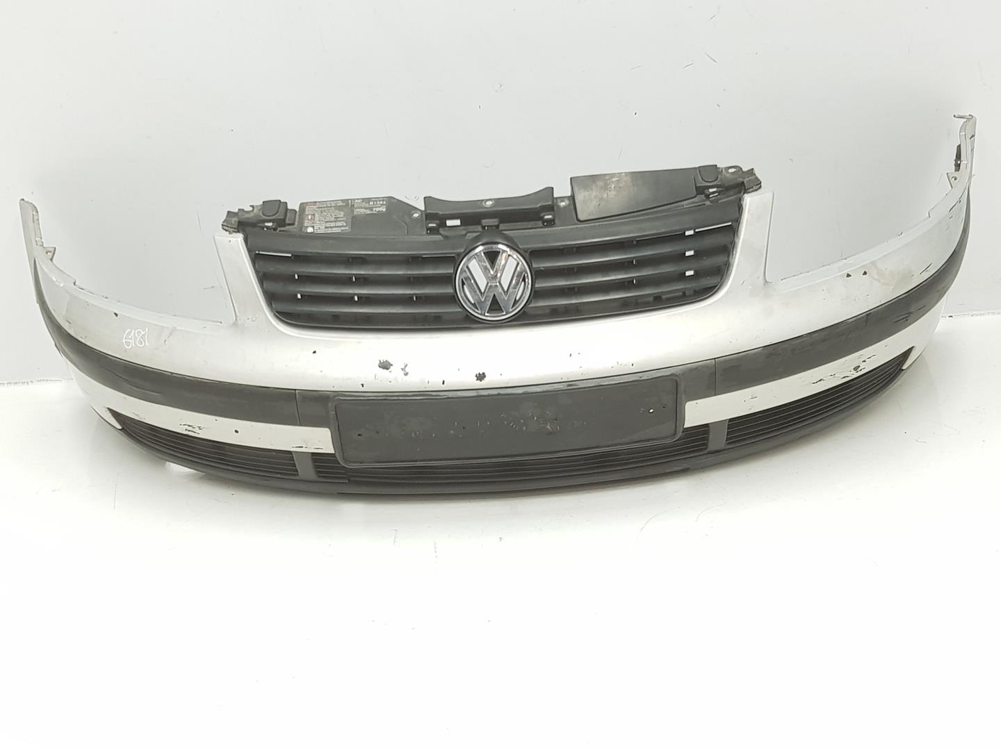 VOLKSWAGEN Passat B3 (1988-1993) Priekšējais bamperis 3B0807217, 3B0807217, COLORPLATA 24172374