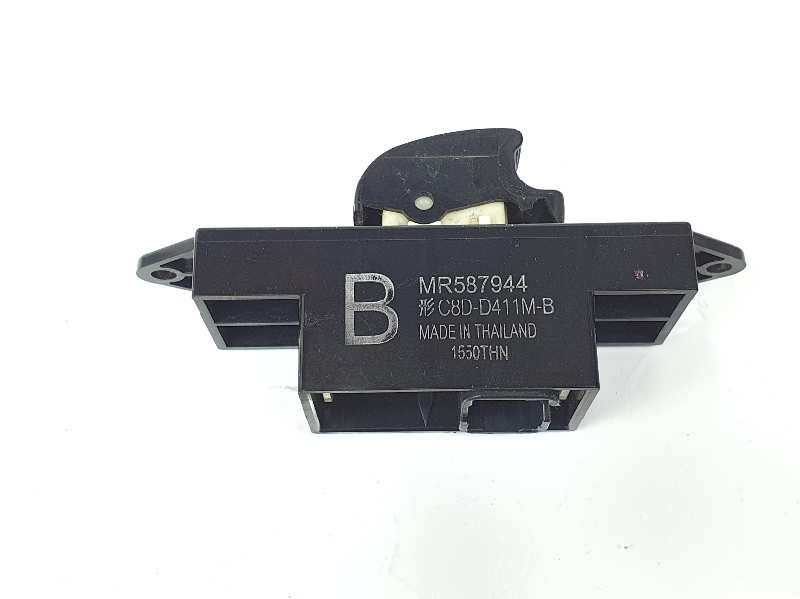 MITSUBISHI ASX 1 generation (2010-2020) Кнопка стеклоподъемника задней правой двери MR587944,MR587944 19667346