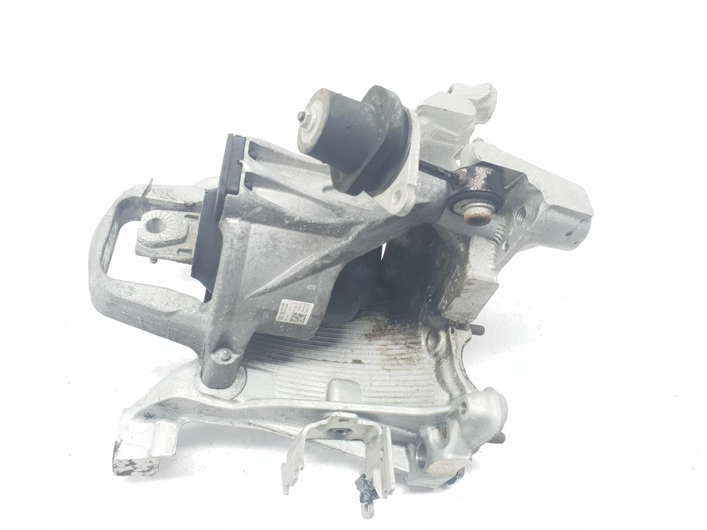 AUDI A4 B9/8W (2015-2024) Подушка двигателя правая 8W0199372CD, 8W0199372CD 24240880