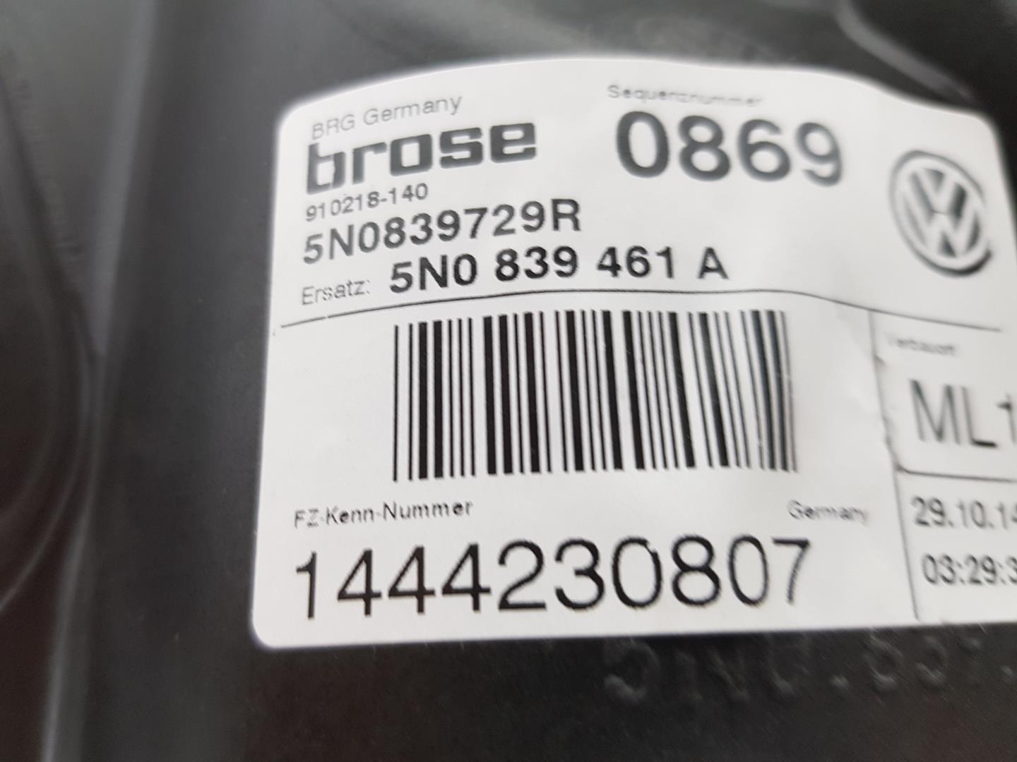 VOLKSWAGEN Tiguan 1 generation (2007-2017) Galinių kairių durų stiklo pakelėjas 5N0839461A,5N0839461A,ELEVALUNASSINMOTOR 19731543