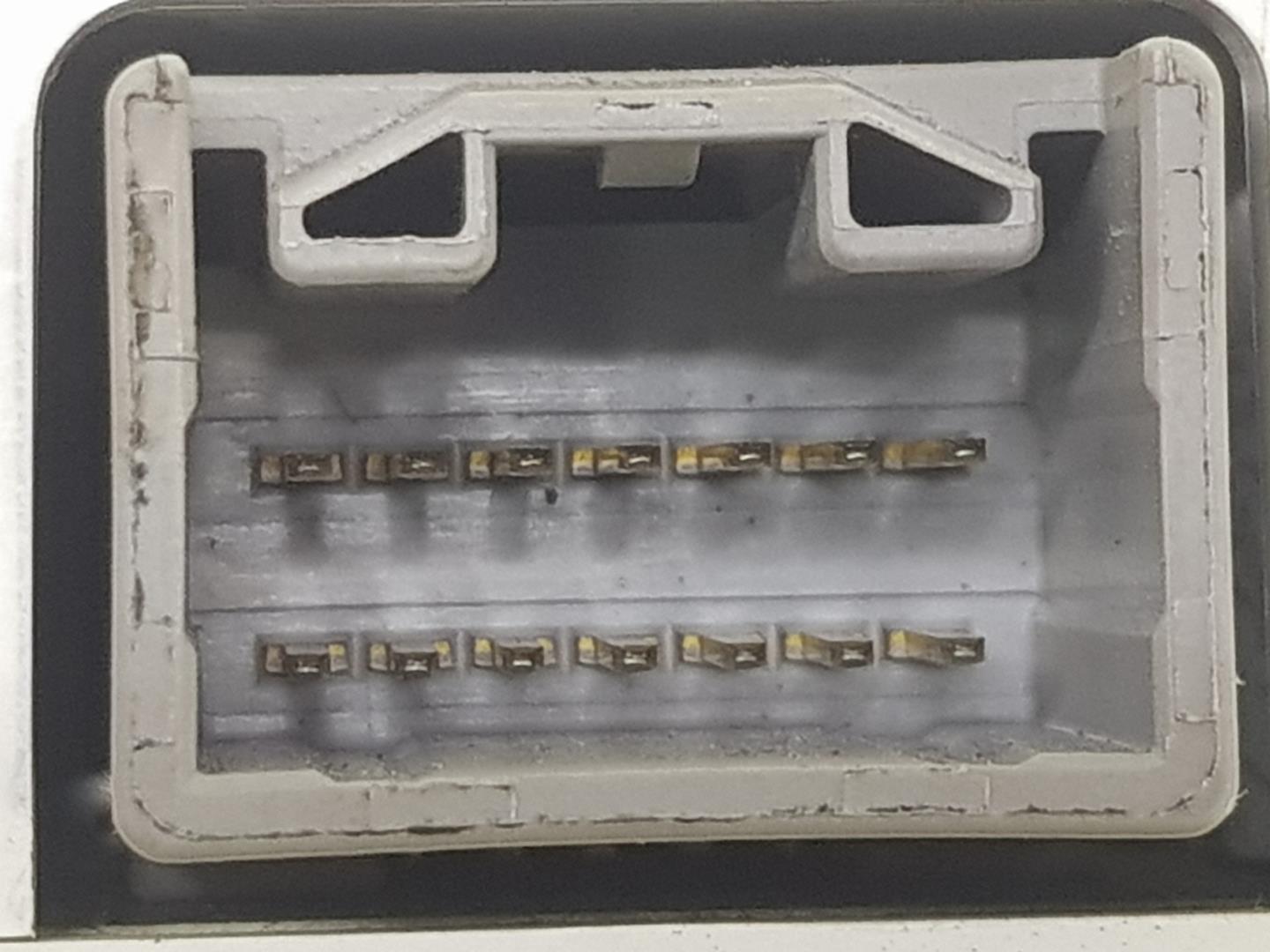 Pantalla multifunción 1KDFTV 8329060260 de Toyota Land cruiser 2002-2009 166 CV - pieza usada
