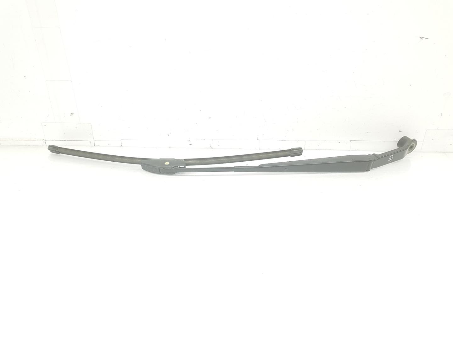 MITSUBISHI Pajero 4 generation (2006-2023) Front Wiper Arms 8250A201, 8250A201 19833528