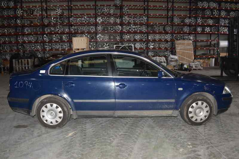 VOLKSWAGEN Passat B5 (1996-2005) Galinių kairių durų stiklo pakelėjo varikliukas 1C0959811,1C0959811 19553166