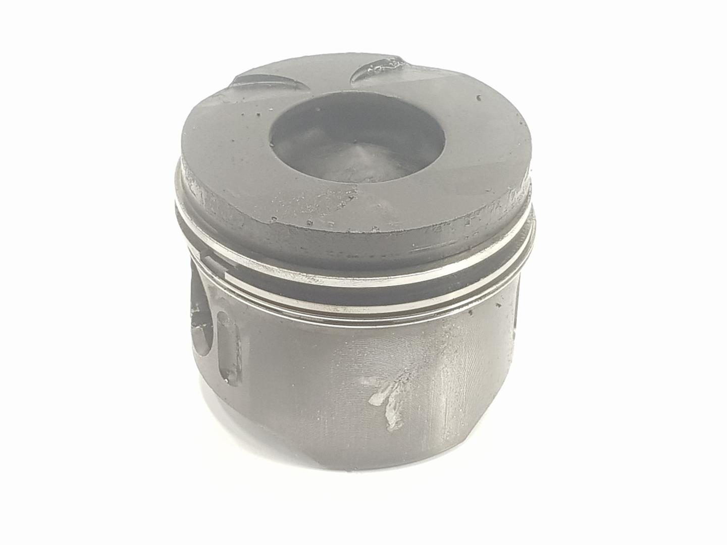 MERCEDES-BENZ Vito W638 (1996-2003) Piston A6110300717, PISTON611980, BULON30M.M. 19910246