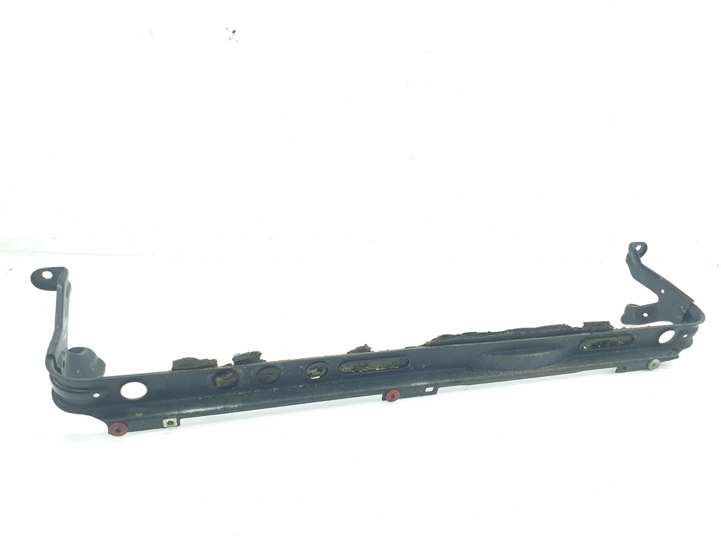 FORD Focus RS Apatinė radiatorių panelės (televizoriaus) dalis 3M5H8A297JJ, 1435962 24869690