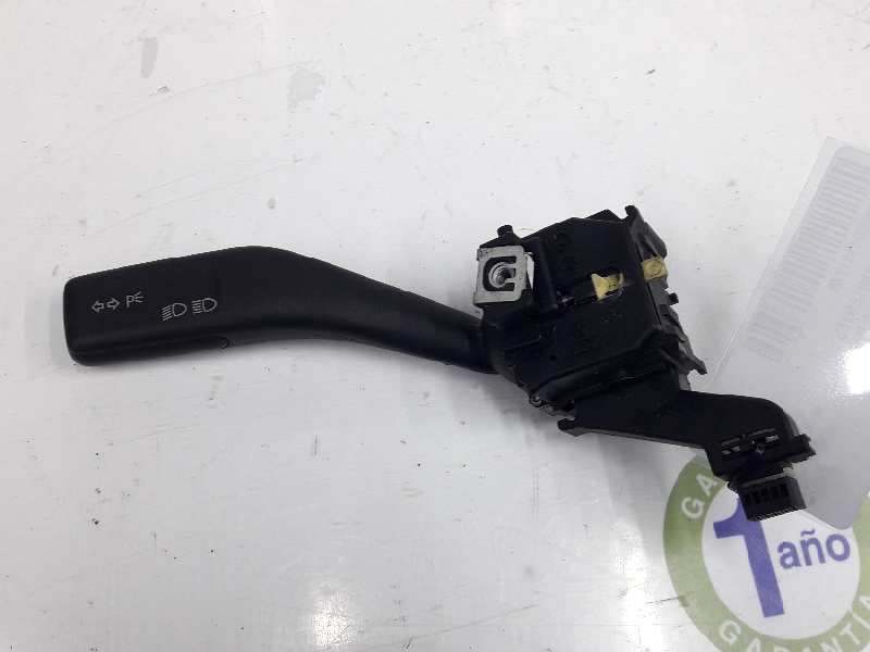VOLKSWAGEN Caddy 3 generation (2004-2015) поворота переключение  1K0953513,01103500 19661753
