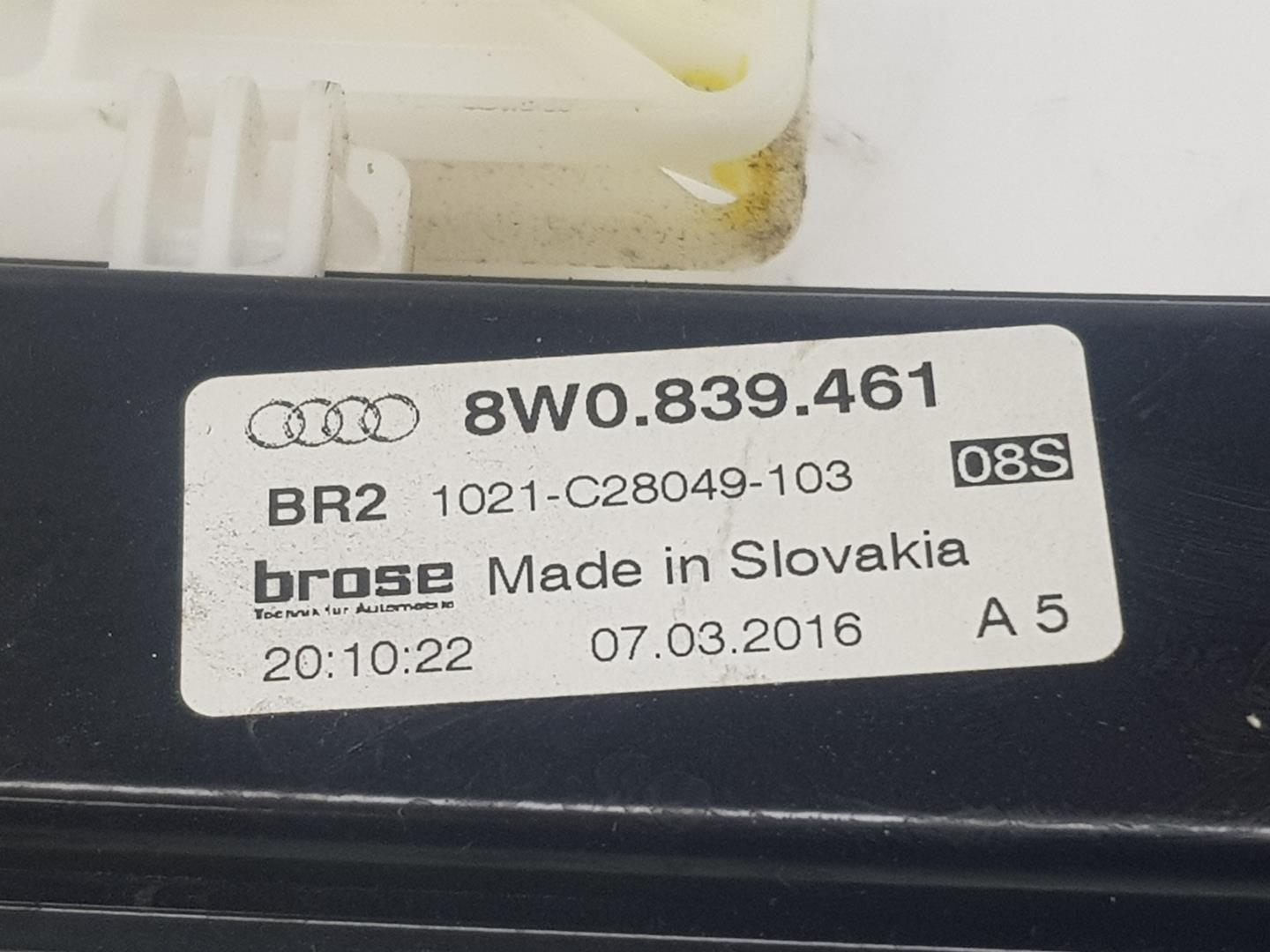 AUDI A4 B9/8W (2015-2024) Galinių kairių durų stiklo pakelėjas 8W0839461 22495504