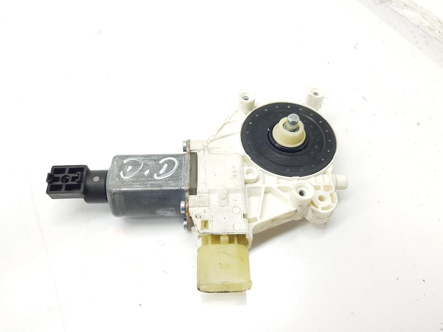 BMW 4 Series F32/F33/F36 (2013-2020) Front Right Door Window Control Motor 67627046032,7046032 19884506