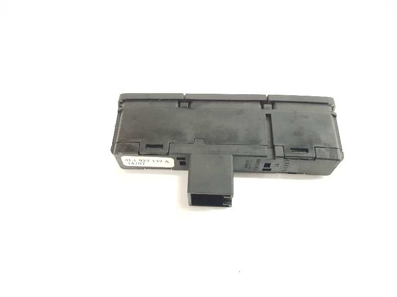 AUDI Q7 4L (2005-2015) Bouton de danger 4L1927137A, 4L1927137A 19709937