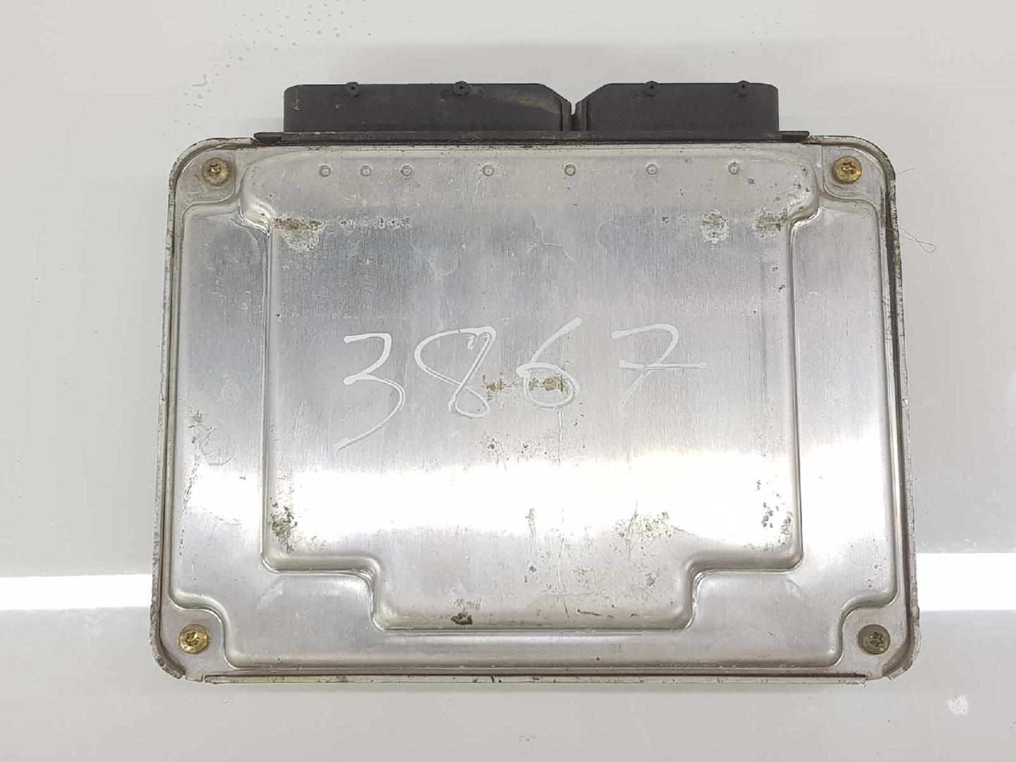 SKODA Octavia 1 generation (1996-2010) Moottorin ohjausyksikkö ECU 038906012H,0281010129 19747120