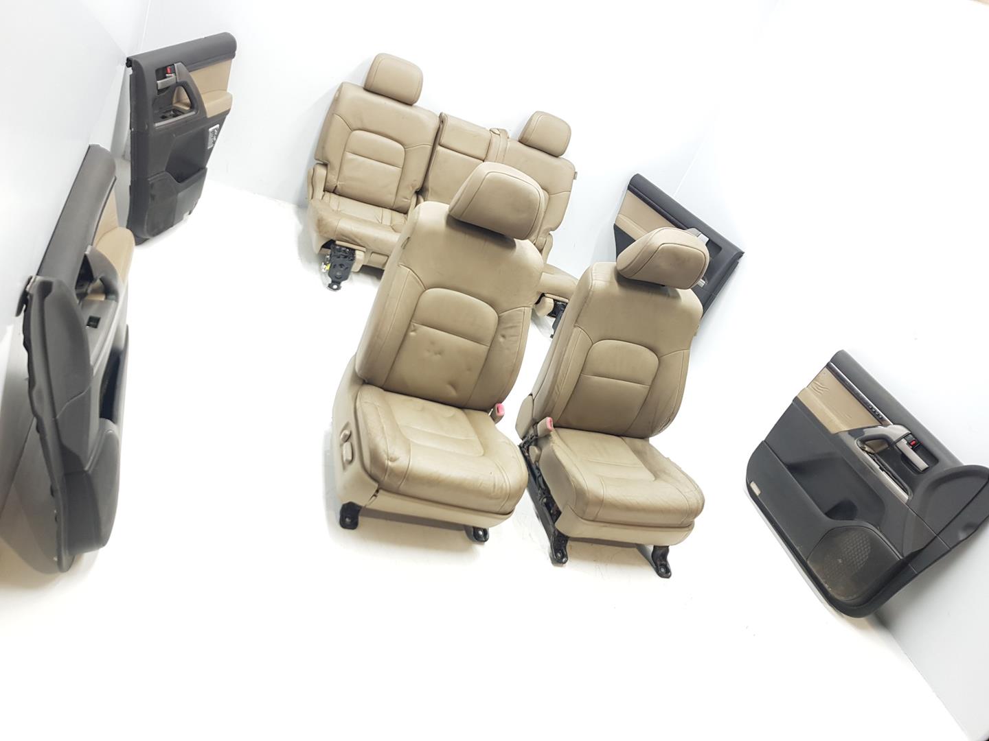 TOYOTA Land Cruiser J200 Series (2007-2015) Seats ASIENTOSDECUEROBEIGE 24135714