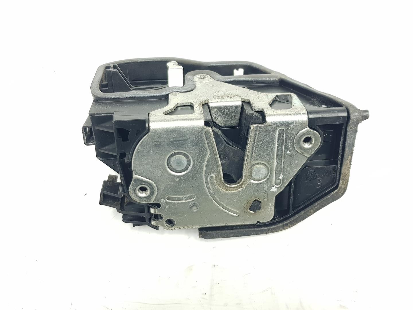 BMW 5 Series E60/E61 (2003-2010) Priekinių dešinių durų spyna 51217202144, 7167066 19835704