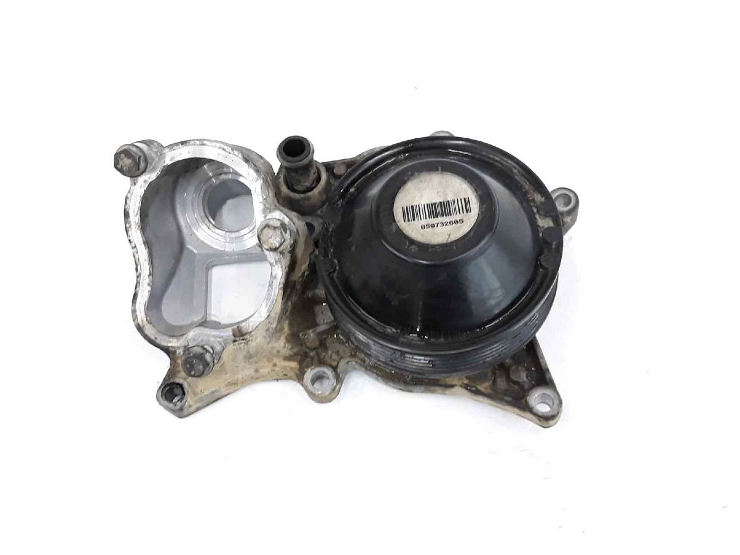 BMW X5 F15 (2013-2018) Vodná pumpa 11518516205,850732605 19689918