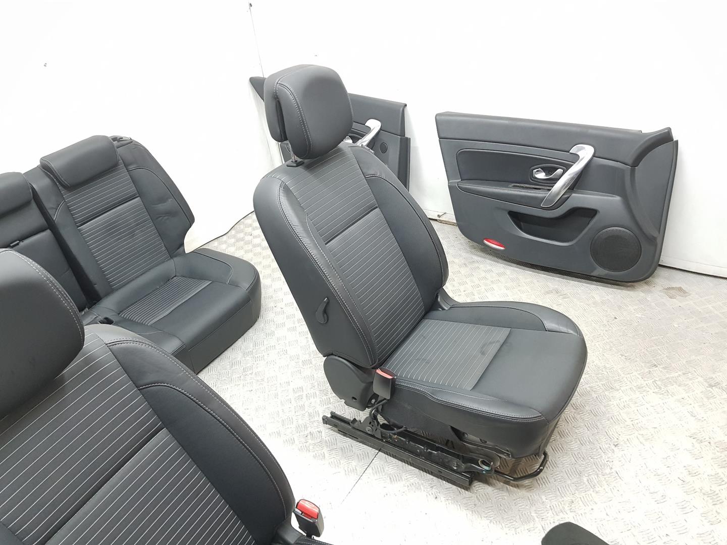 RENAULT Latitude 1 generation (2010-2020) Seats ASIENTOSDECUEROYTELA 24550006