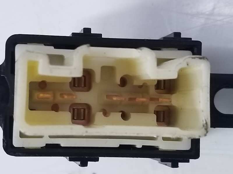 MAZDA 6 GG (2002-2007) Aizmugurējo labo durvju loga pacelšanas slēdzis GE4T66370A,GE4T66370A 19549791