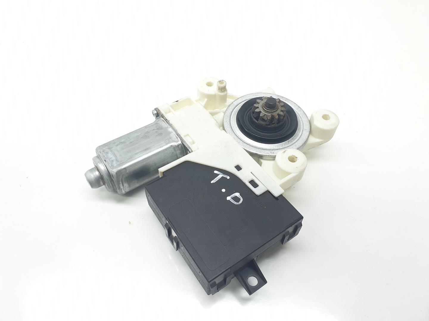 VOLVO S40 1 generation (1996-2004) Moteur de commande de vitre de porte arrière droite 30710149, 30710149 24661738