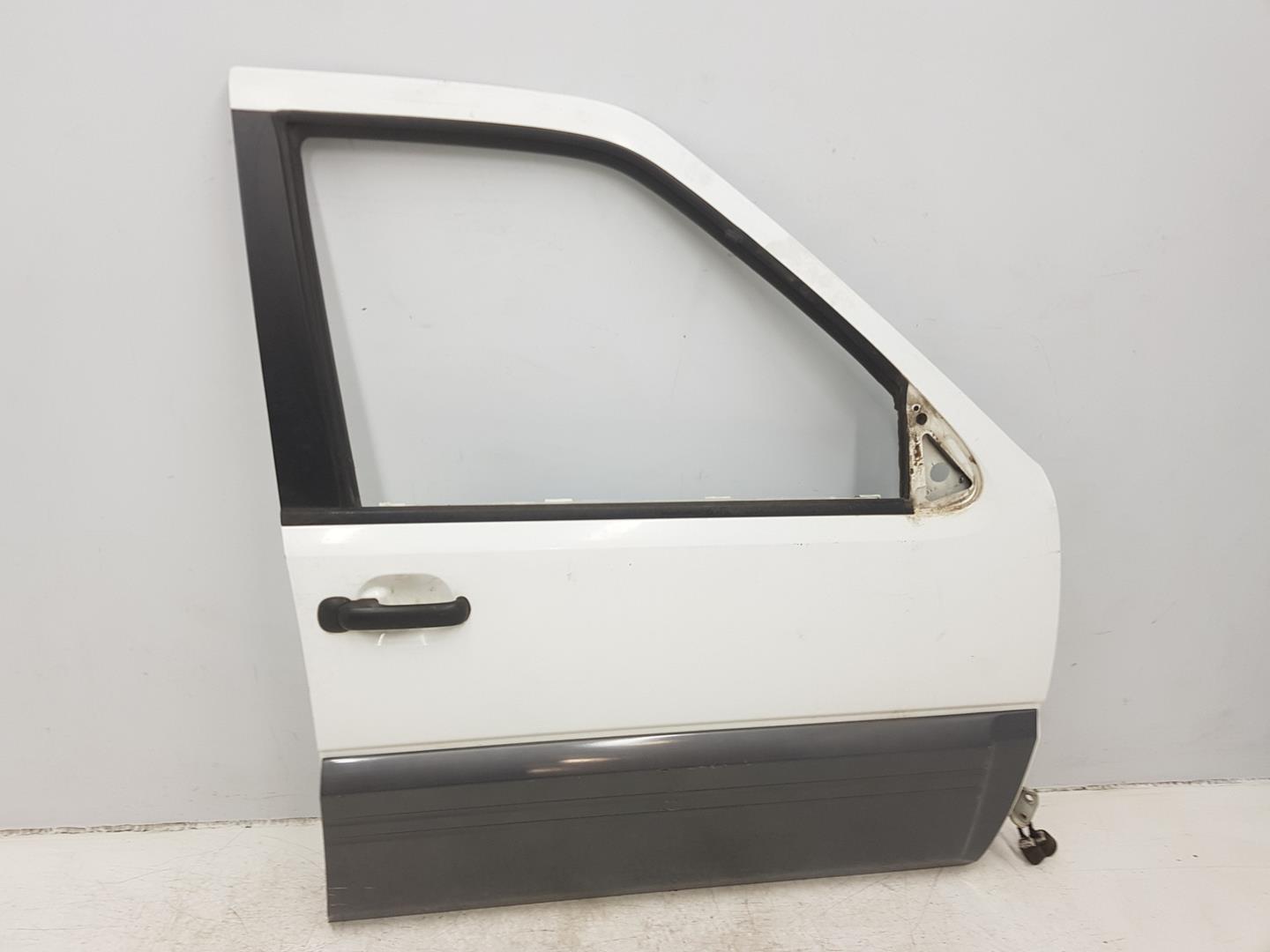 NISSAN Terrano 2 generation (1993-2006) Front Right Door 801007F732,BLANCO326 19888121