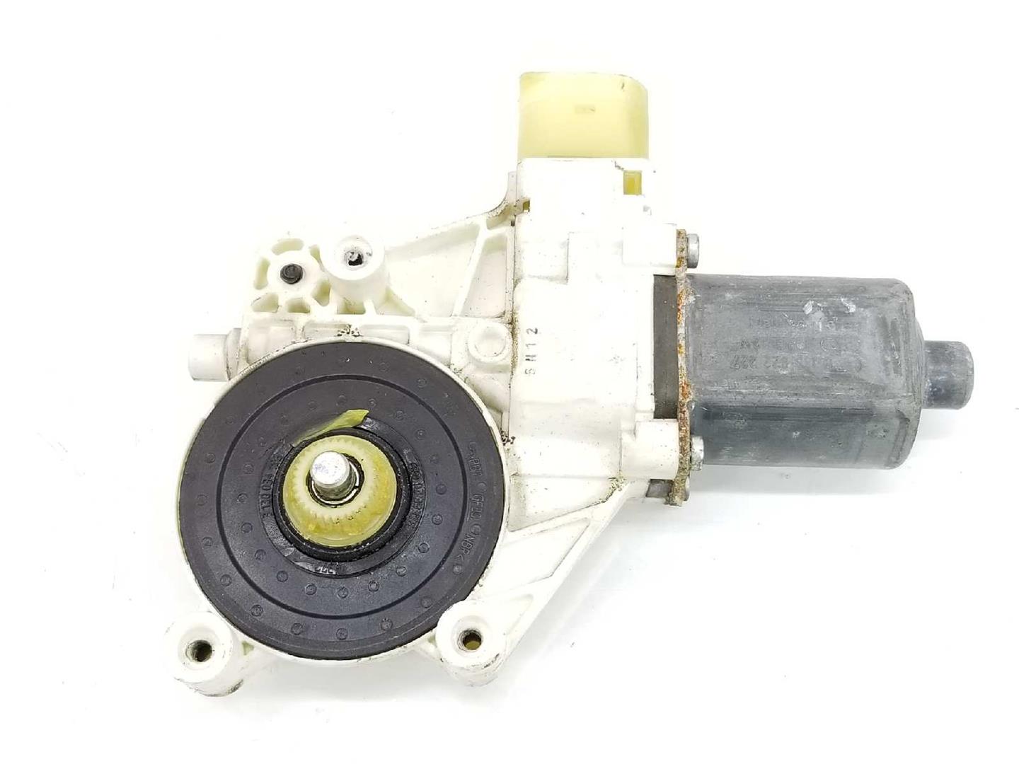 BMW 1 Series E81/E82/E87/E88 (2004-2013) Front Right Door Window Control Motor 67626927028, 67626927028, 0130822227 19707220