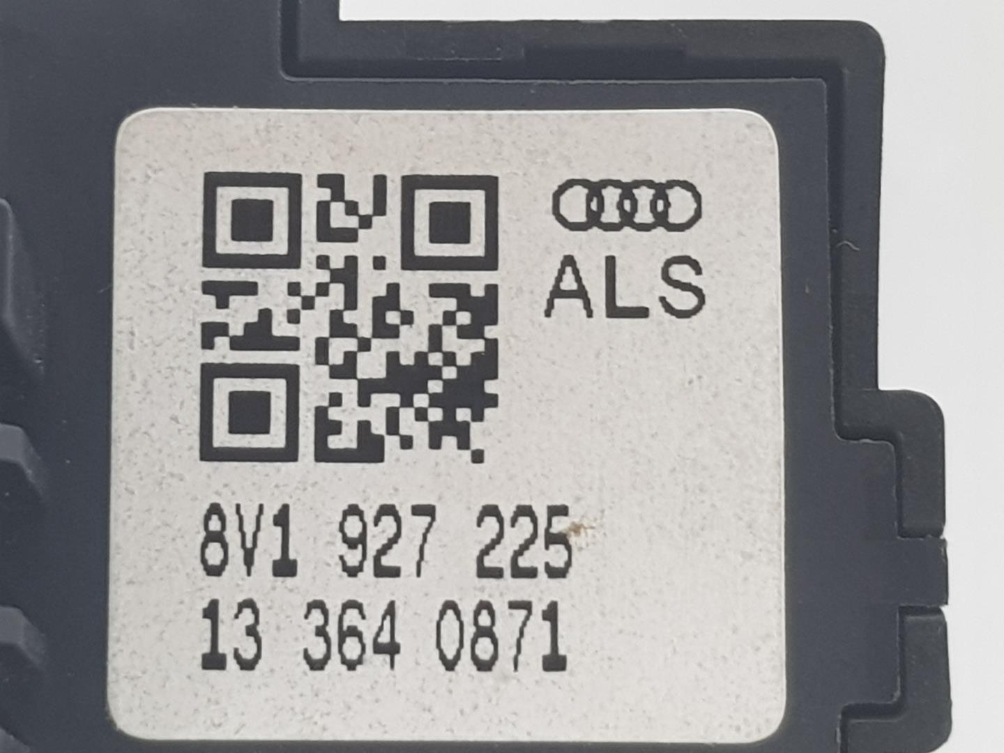 AUDI A3 8V (2012-2020) Handbrake Button 8V1927225, 8V1927225 24222641