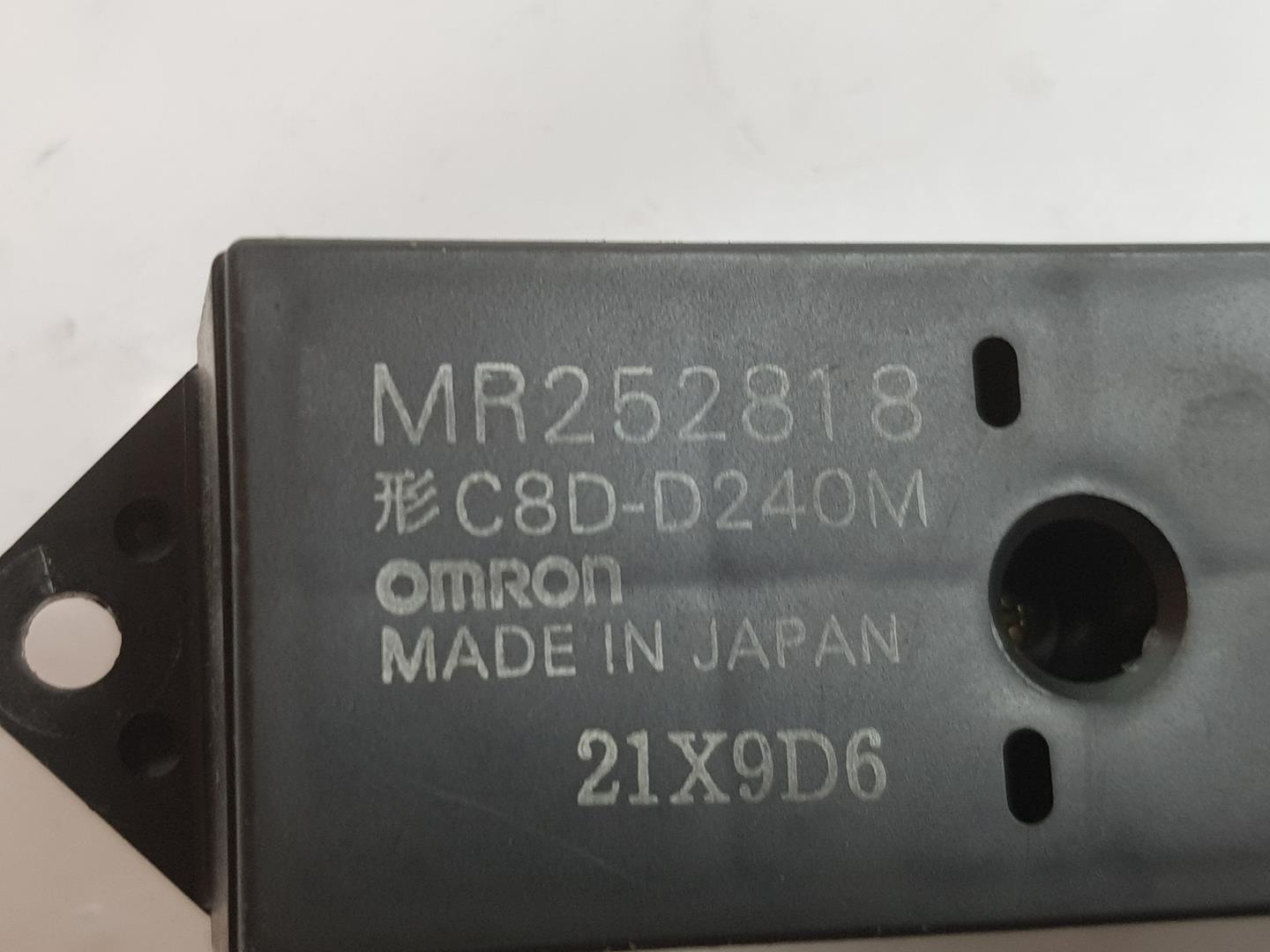 MITSUBISHI Pajero 2 generation (1991-1999) Кнопка керування вікном задніх правих дверей MR252818,MR252818 24154958