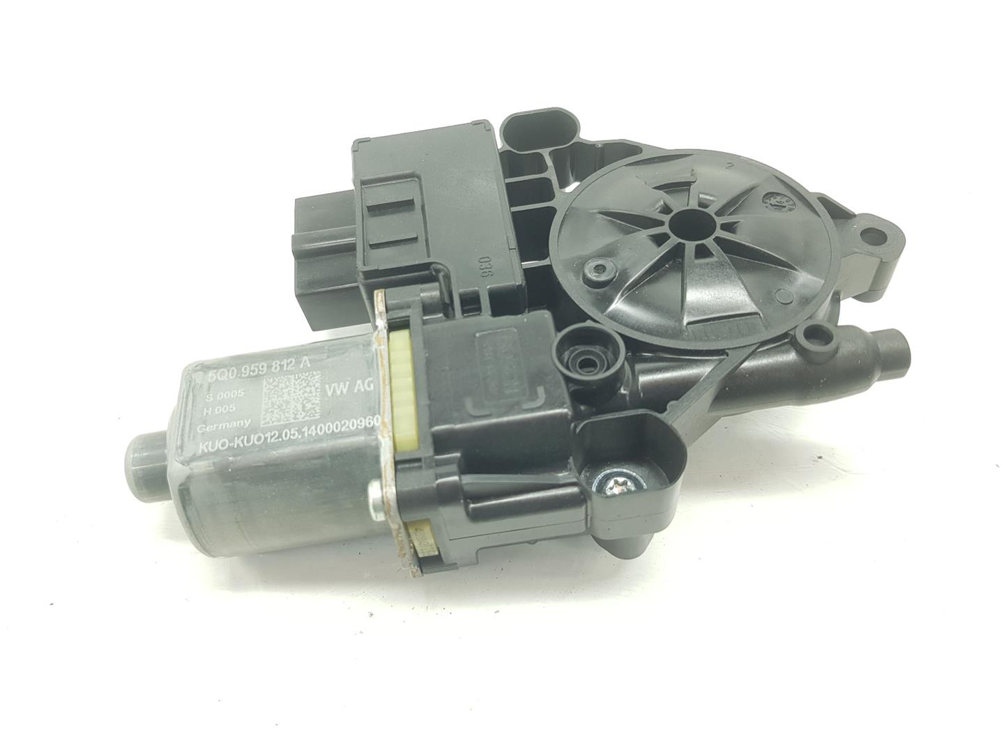 SEAT Leon 3 generation (2012-2020) Rear Right Door Window Control Motor 5Q0959812A,5Q0959812A,2222DL 19835345