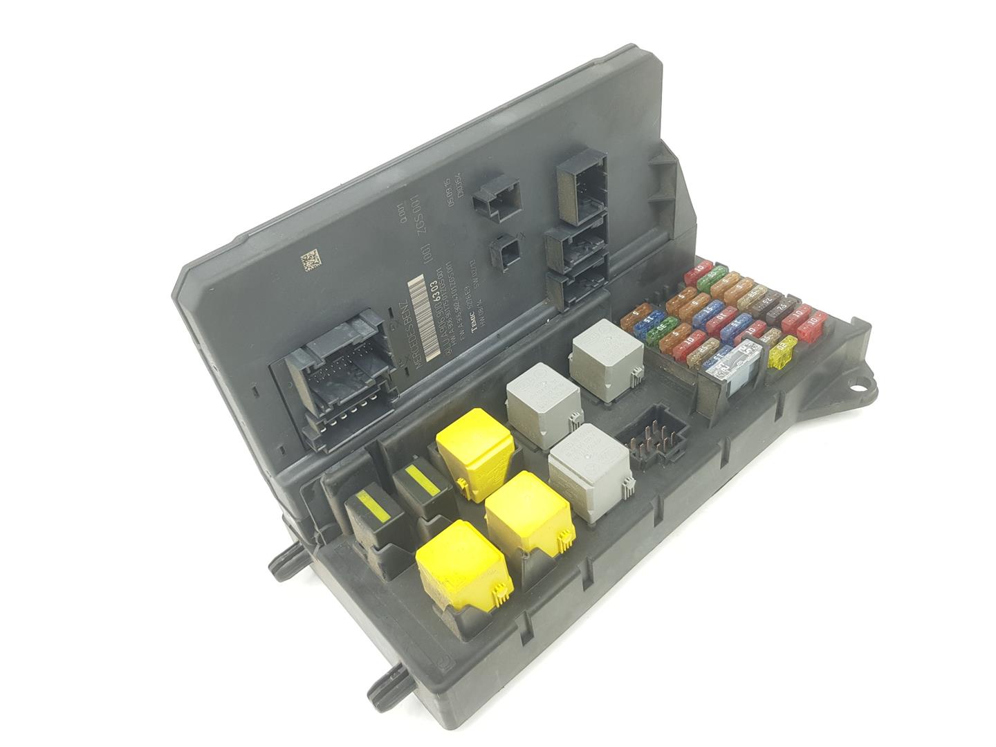 VOLKSWAGEN Crafter 1 generation (2006-2016) Fuse Box A9069006303, 2E0937615B 24252686