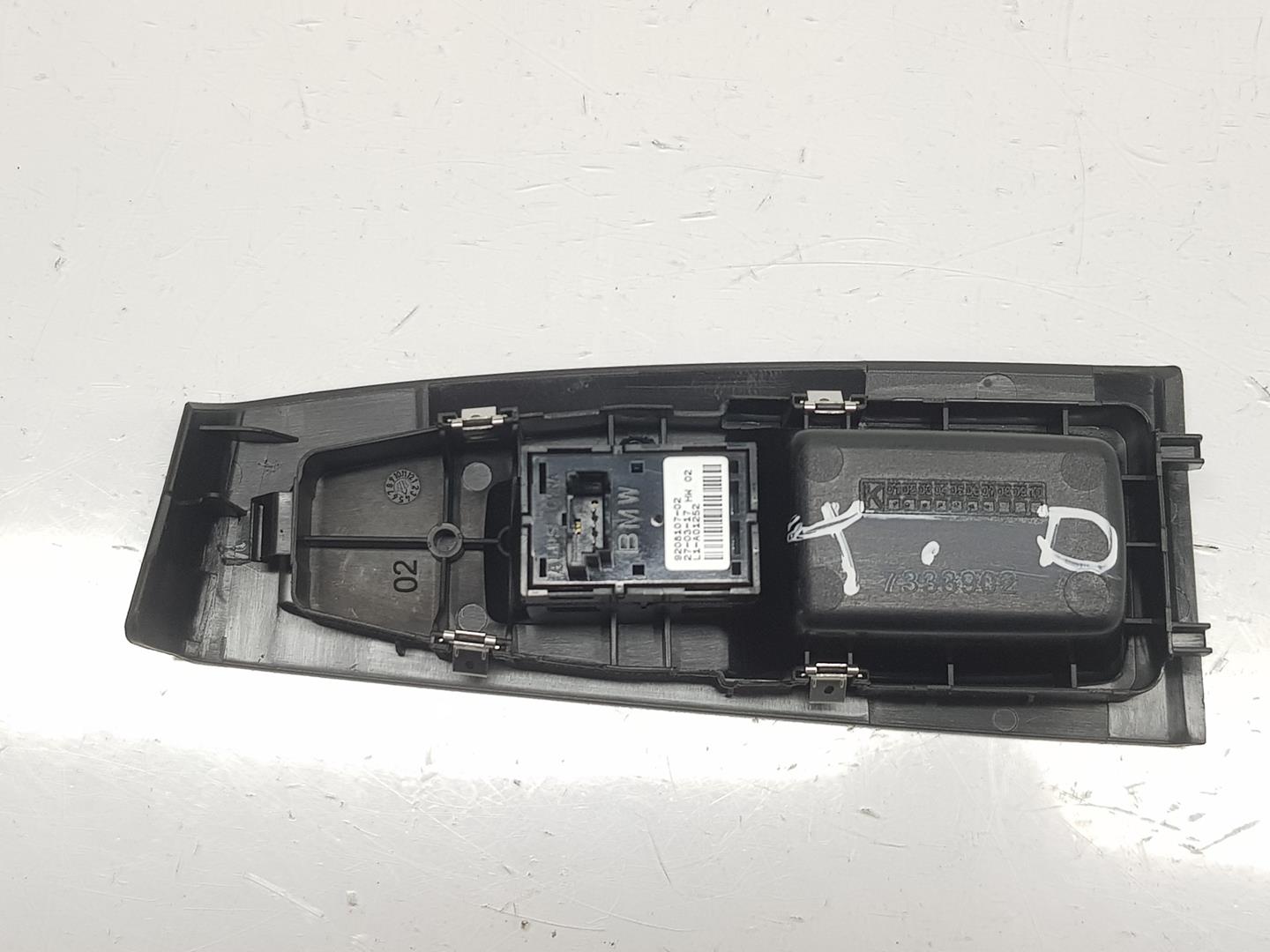BMW 2 Series Active Tourer F45 (2014-2018) Кнопка стеклоподъемника задней правой двери 61319208107, 9208107 24153748