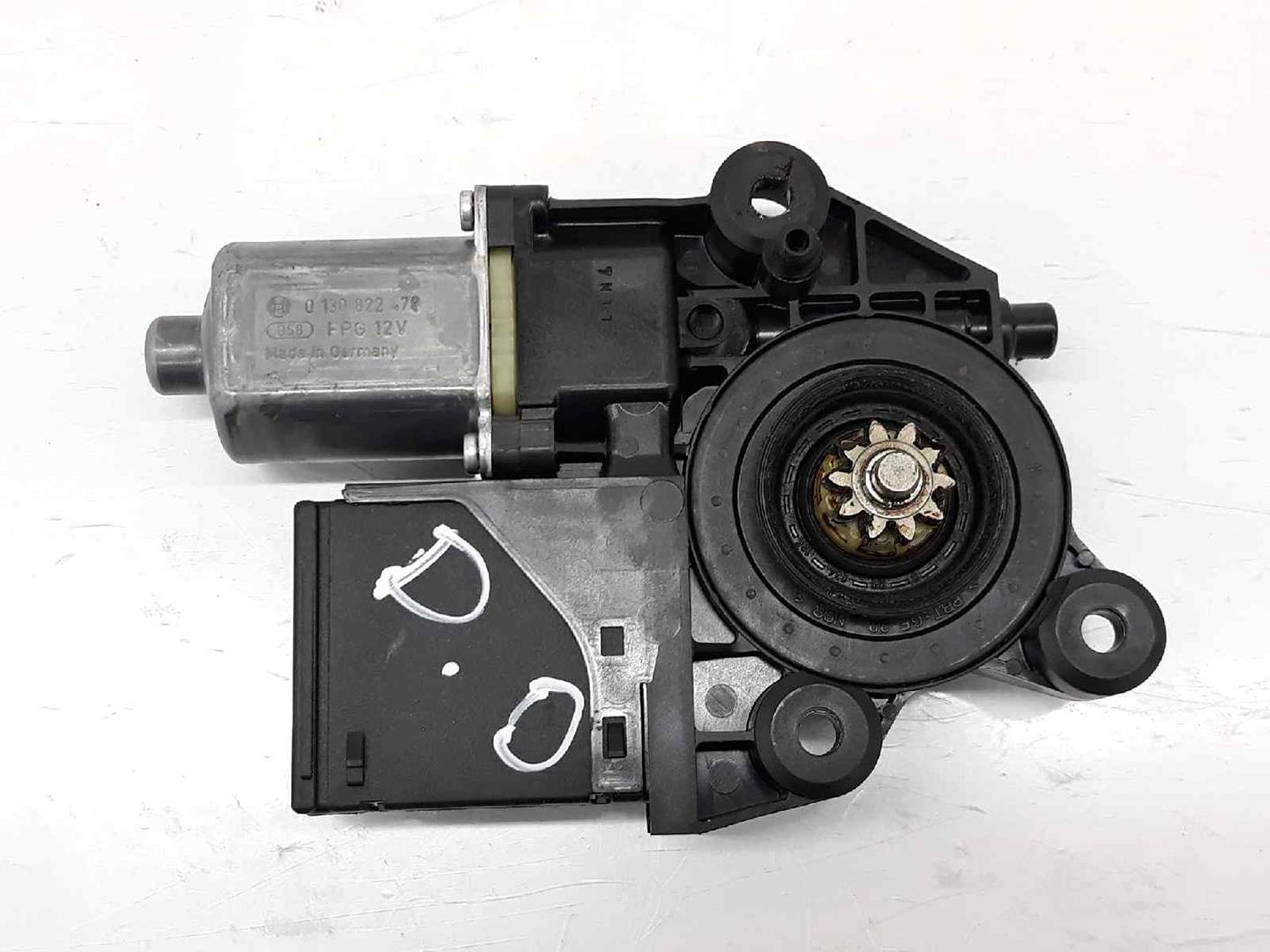 RENAULT Megane 3 generation (2008-2020) Front Right Door Window Control Motor 807301396R, 807301396R 19622457