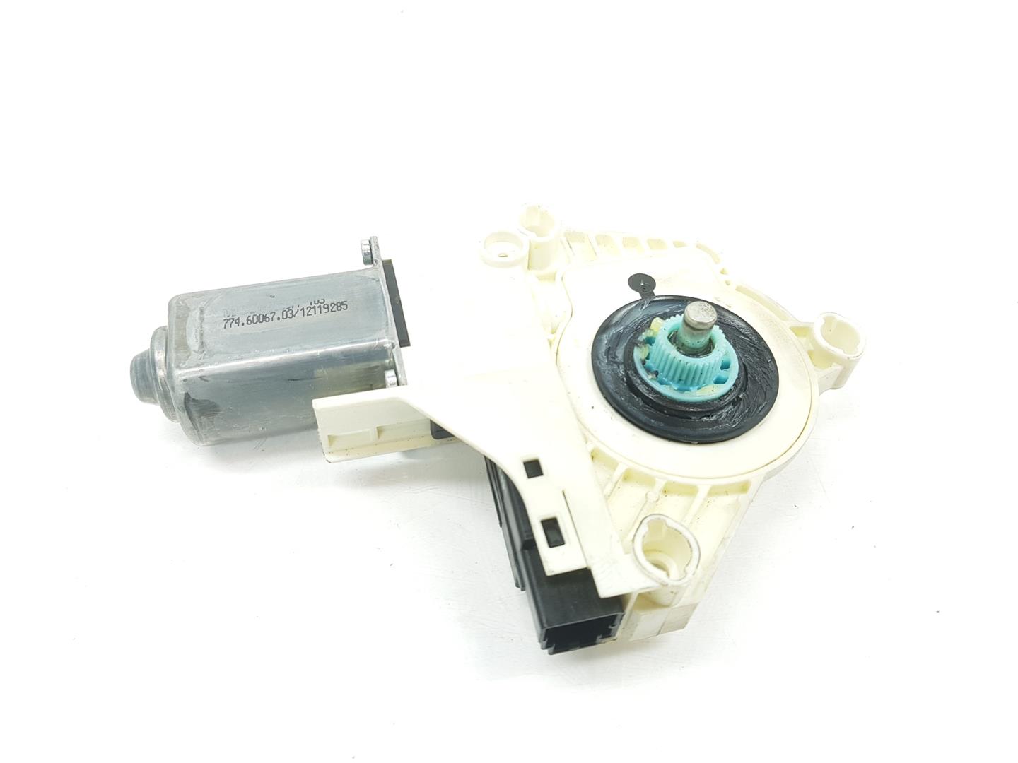 LAND ROVER Discovery 3 generation (2004-2009) Motor de control geam ușă dreapta față LR015450, AH2214B552AA 24216235