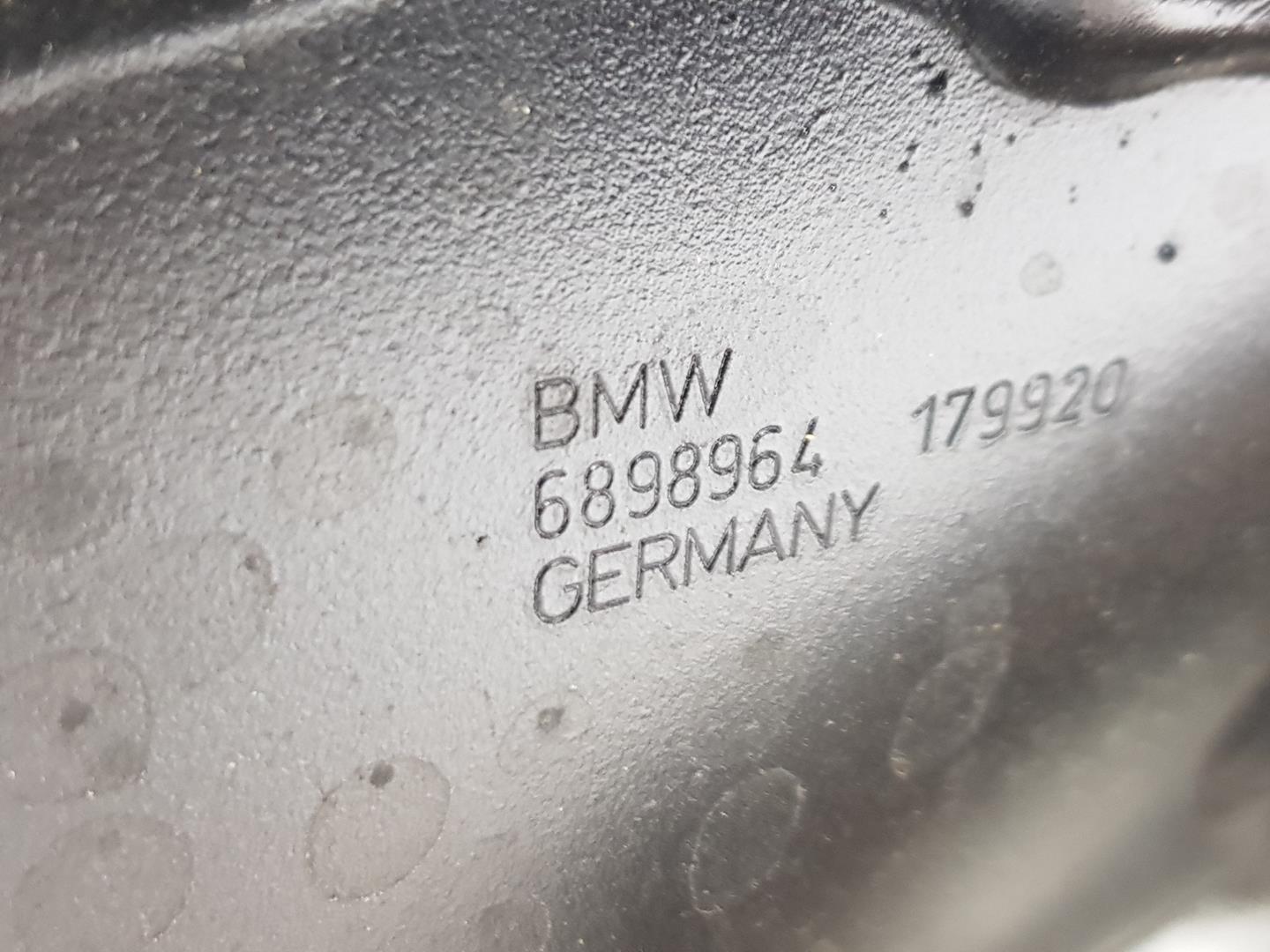 BMW 2 Series F44 (2019-2023) Galinė dešinė stebulė (stupica) 33306898964, 33308842880 24135761