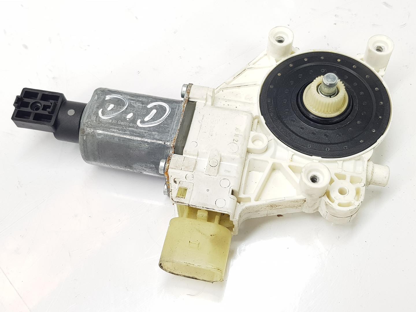 BMW 4 Series F32/F33/F36 (2013-2020) Front Right Door Window Control Motor 67627046032, 7046032 19884506