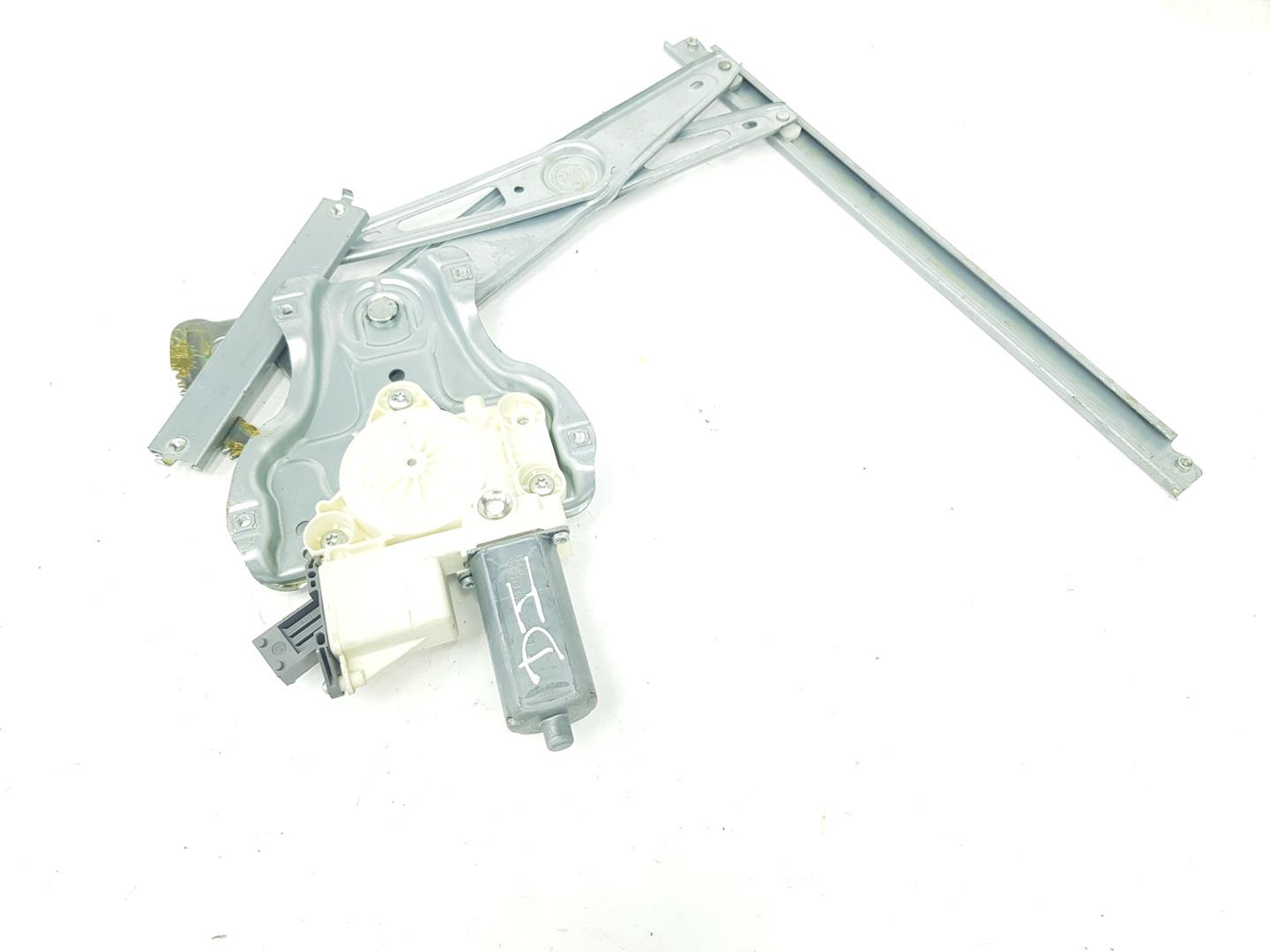 TOYOTA Avensis 2 generation (2002-2009) Front Left Door Window Regulator Motor 6982005050, 6982005050 19938673