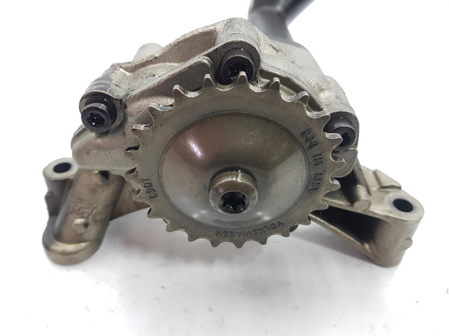 VOLKSWAGEN Passat B6 (2005-2010) Oil Pump 038115105C 24196274