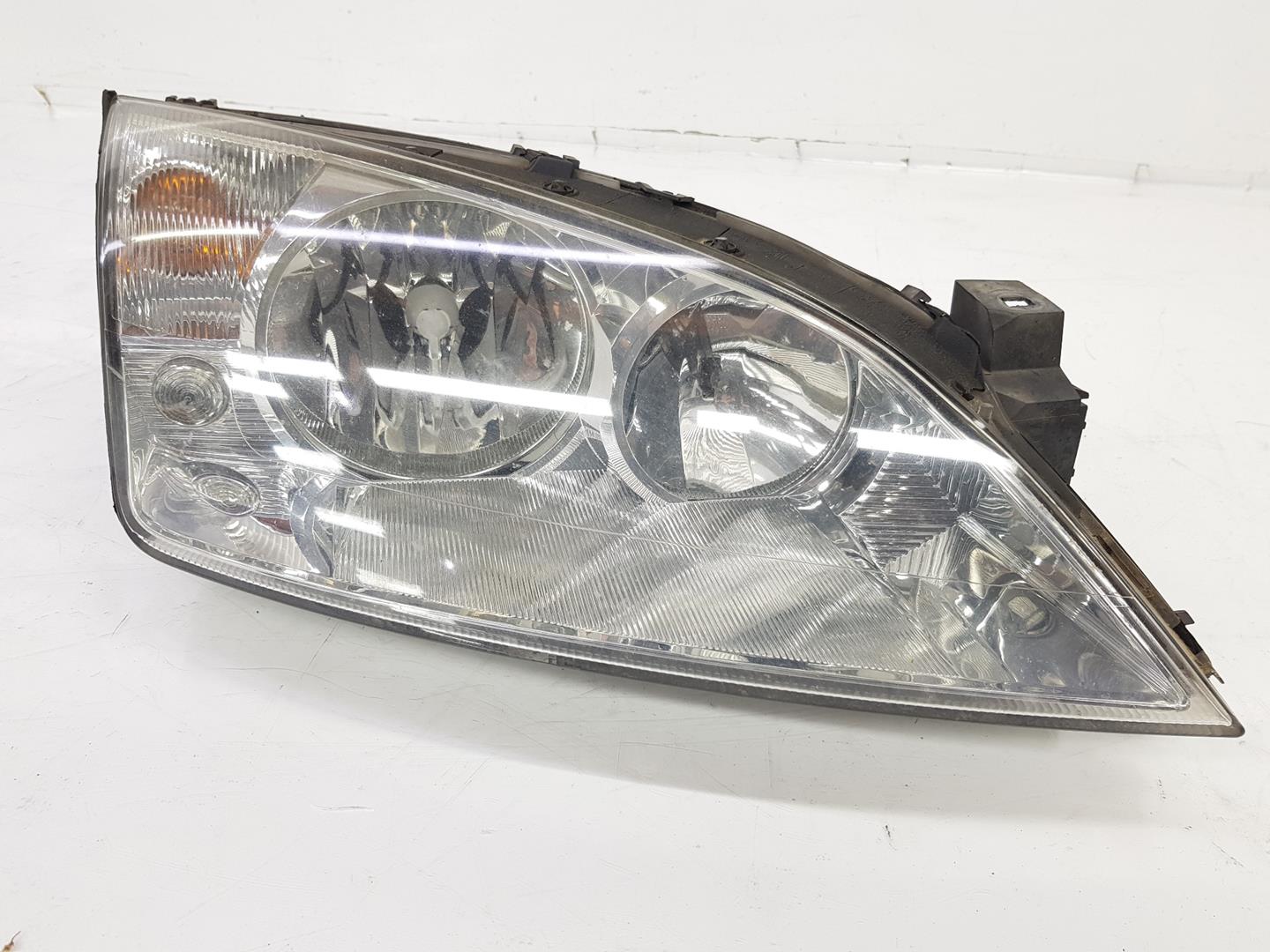 FORD Mondeo 3 generation (2000-2007) Front Right Headlight 1435619, 1S7113005AJ 19809600