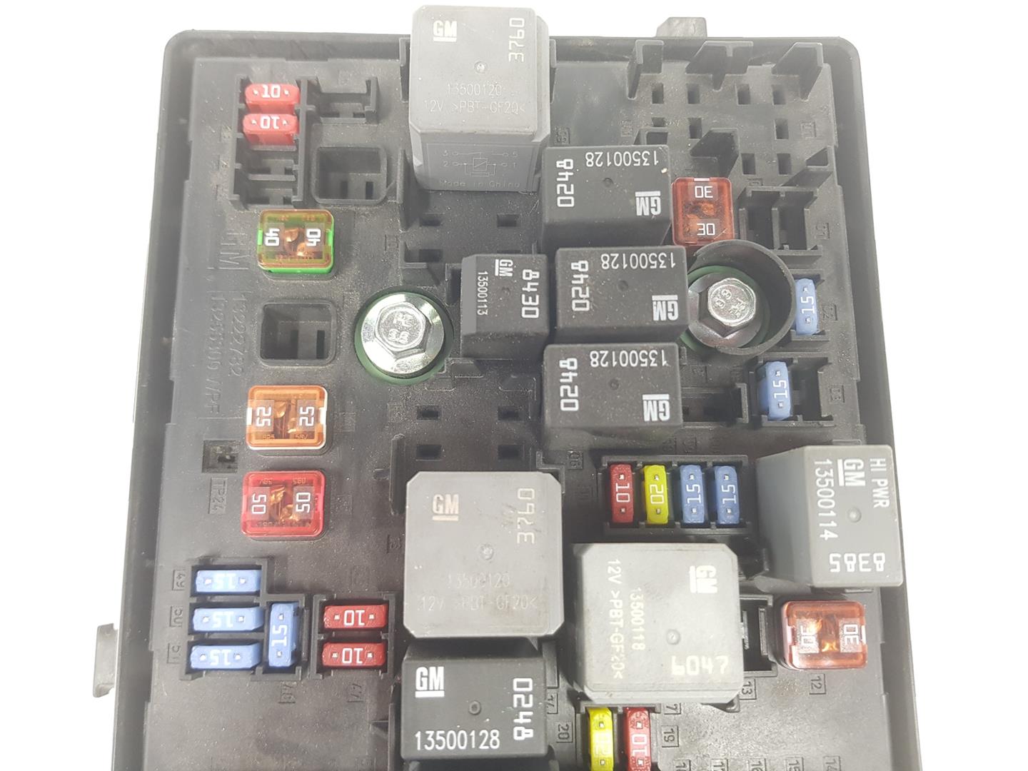 OPEL Insignia A (2008-2016) Fuse Box 13343479, 13343479 21075641