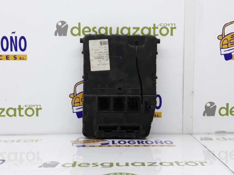 RENAULT Scenic 2 generation (2003-2010) Блок предохранителей 8200309690, 8200411355 19570257