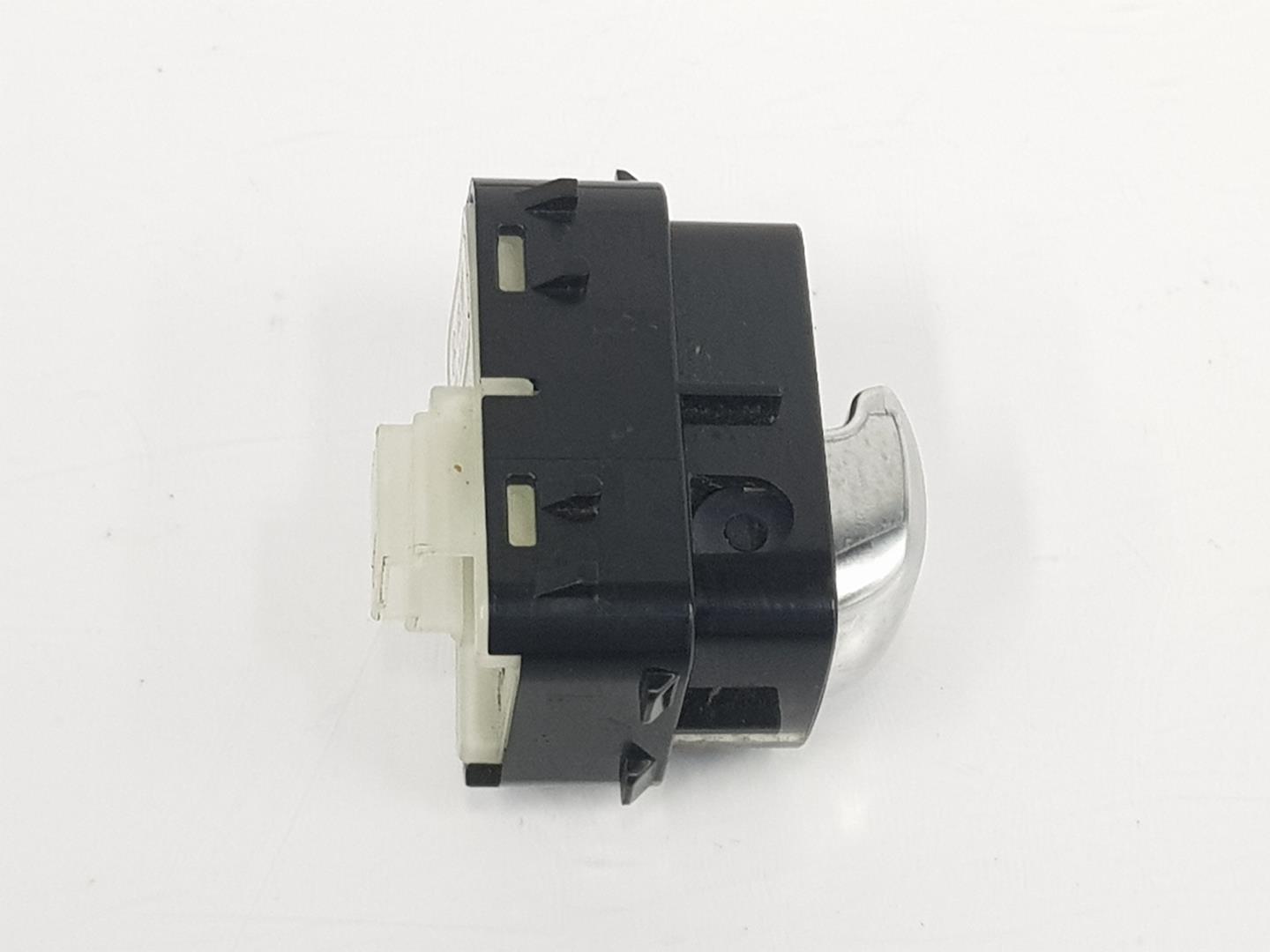 MERCEDES-BENZ Front Right Door Window Switch A2059051513, A2059051513 24243235