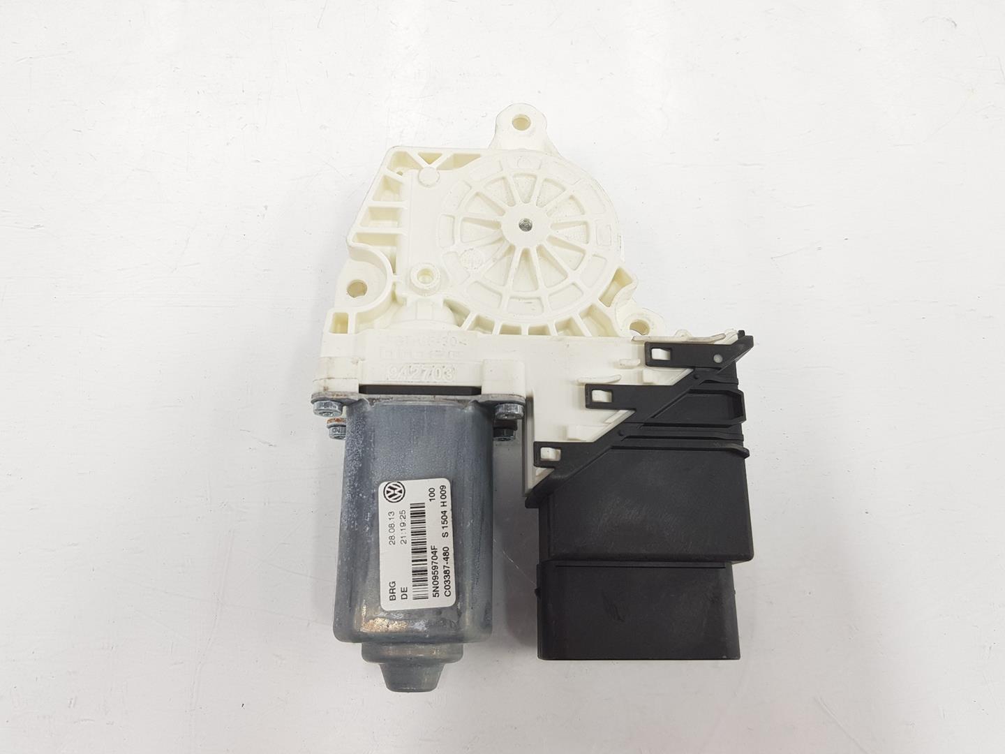 VOLKSWAGEN Tiguan 1 generation (2007-2017) Rear Right Door Window Control Motor 5N0959704F, 5N0959704F, 1141CB2222DL 19867837