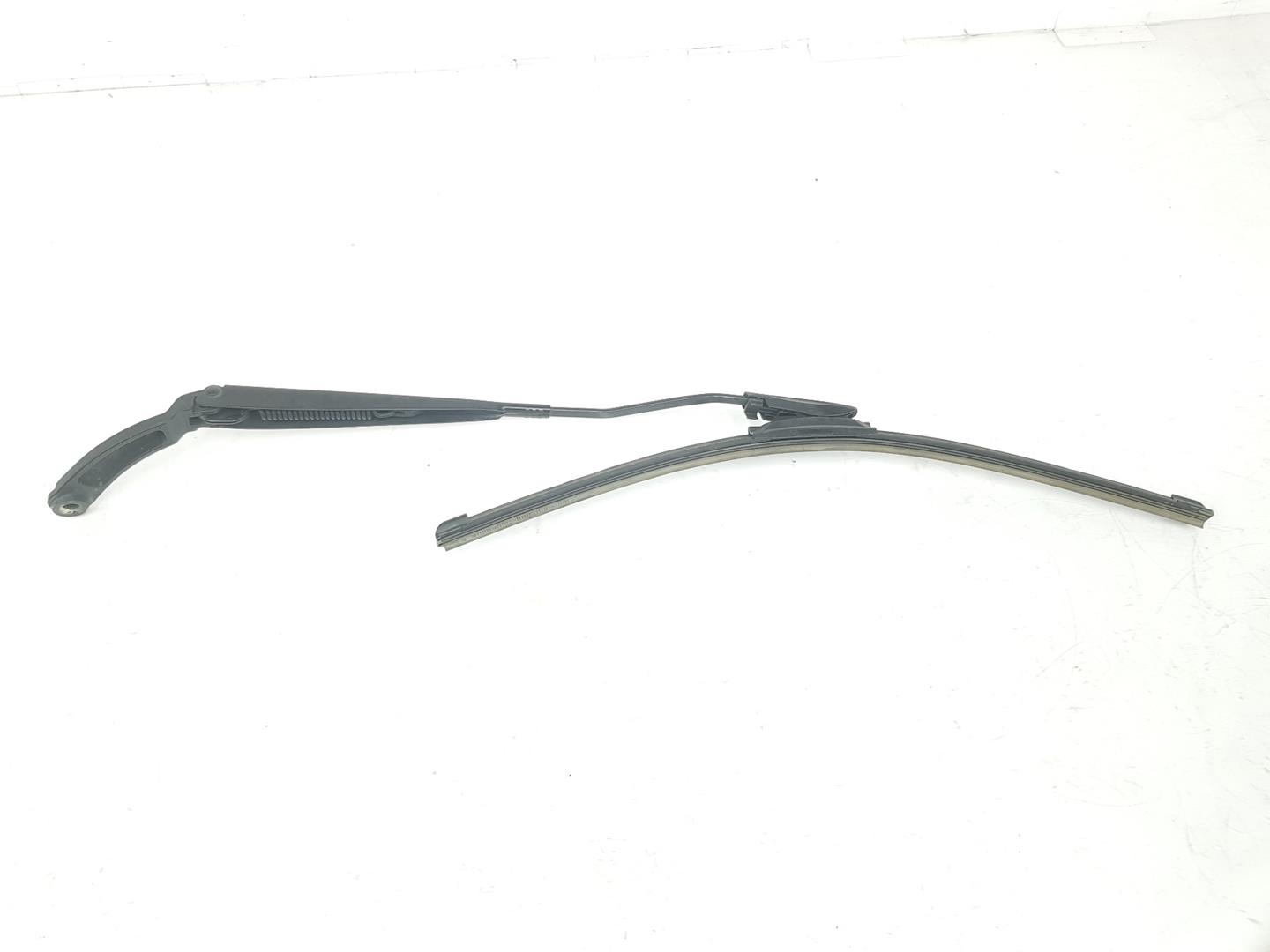 RENAULT Clio 3 generation (2005-2012) Front Wiper Arms 7701071523, 288816122R 19826453