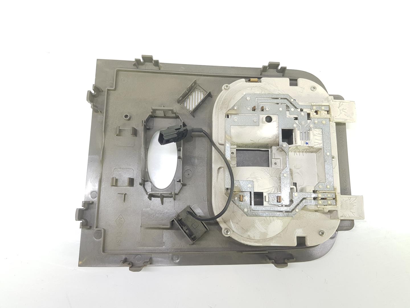 Luz interior M9T870 8200784512 de Renault Master iii furgón (fv) 2015-0 125 CV con 113650 km - pieza usada