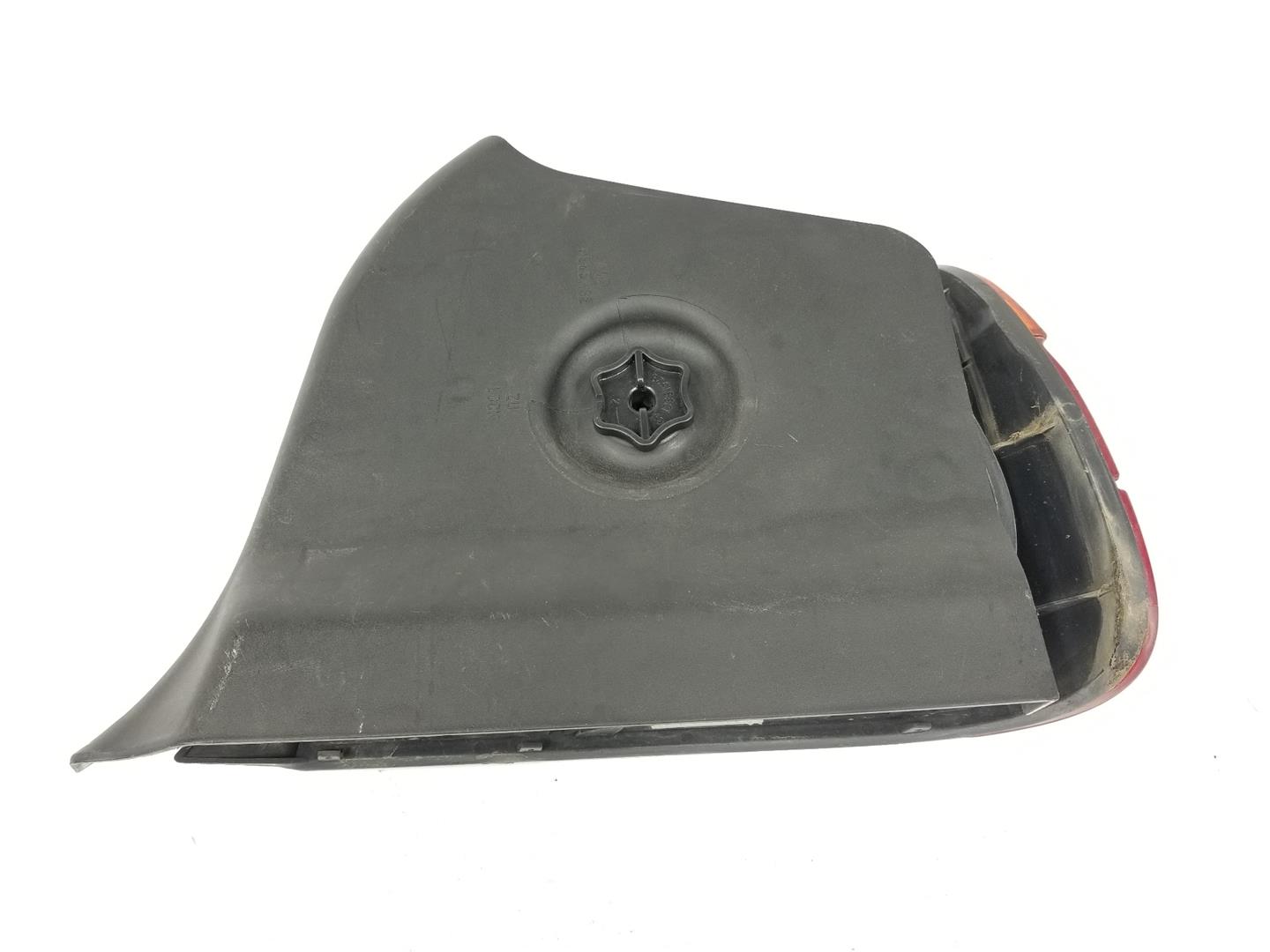 BMW 3 Series E36 (1990-2000) Feu arrière droit 63218357870, 8357870 19928836