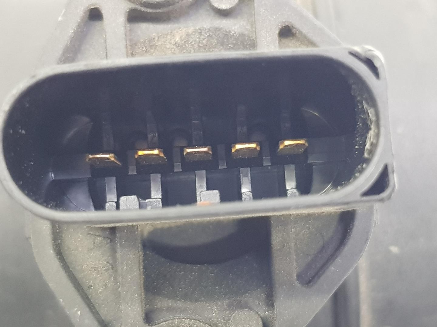 Caudalímetro ALT 06B133471A de Audi A4 berlina 2000-2004 131 CV - pieza usada