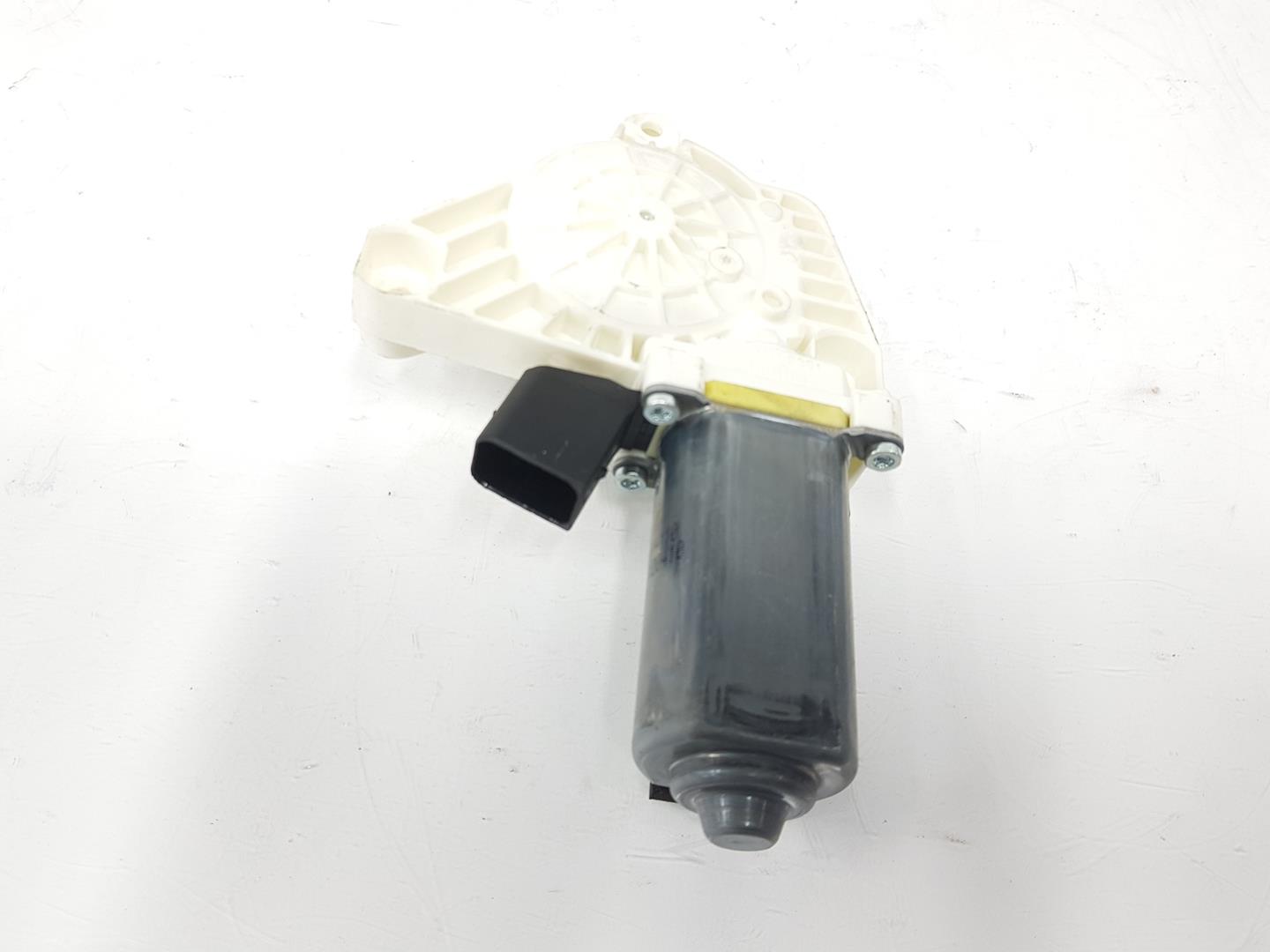 MERCEDES-BENZ CLA-Class C117 (2013-2016) Front Right Door Window Control Motor A2078200542, A2078200542, SOLOMOTOR 19797378