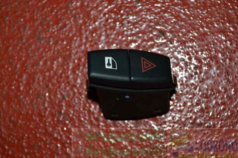 BMW X3 E83 (2003-2010) кнопка опасности 61316919506, 61316919506 25101066