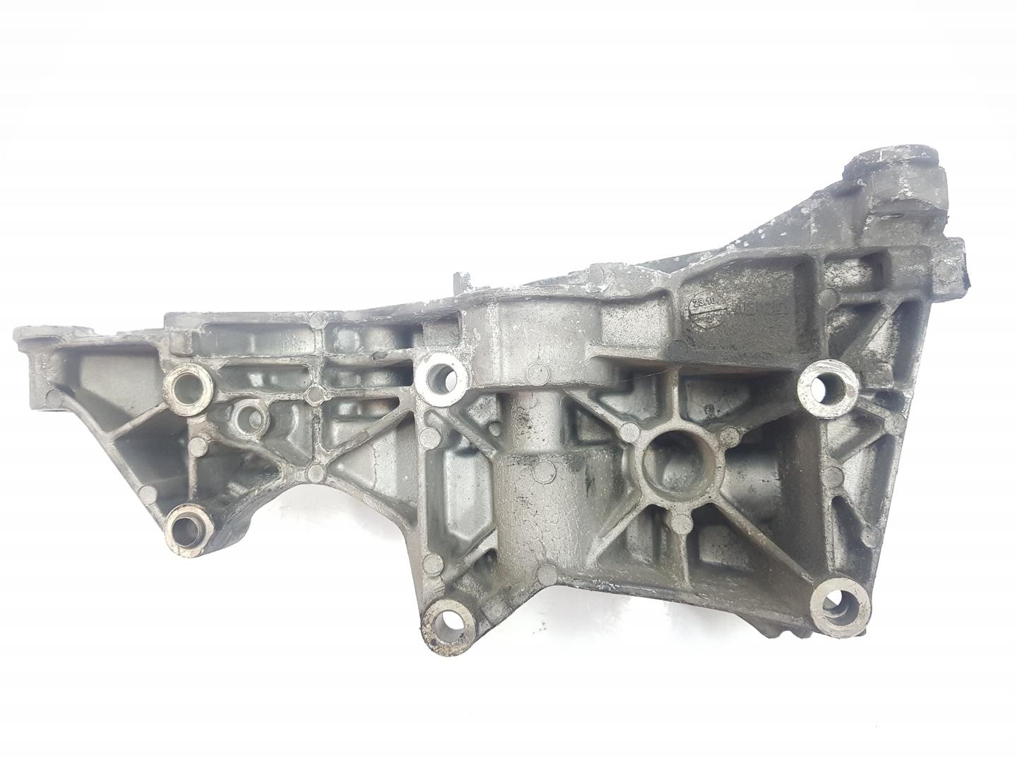 AUDI A4 B7/8E (2004-2008) Кронштейн генератора 03G903143D,03G903143D 24194507