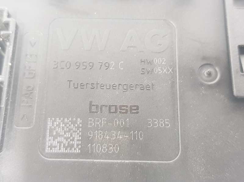 VOLKSWAGEN Passat B7 (2010-2015) Moteur de commande de vitre de porte avant droite 3AA959702A,3AA959702A 19702397