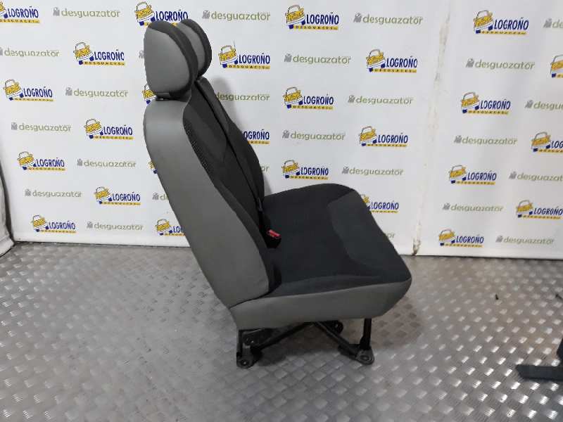 OPEL Vivaro A (2002-2006) Front Right Seat ENTELA,MANUAL 19581620